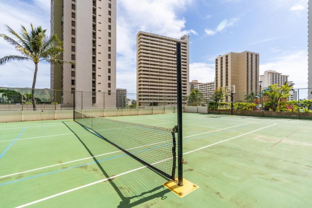 Waikiki Banyan W-Ocean Views With Free Parking! Honolulu Exterior foto