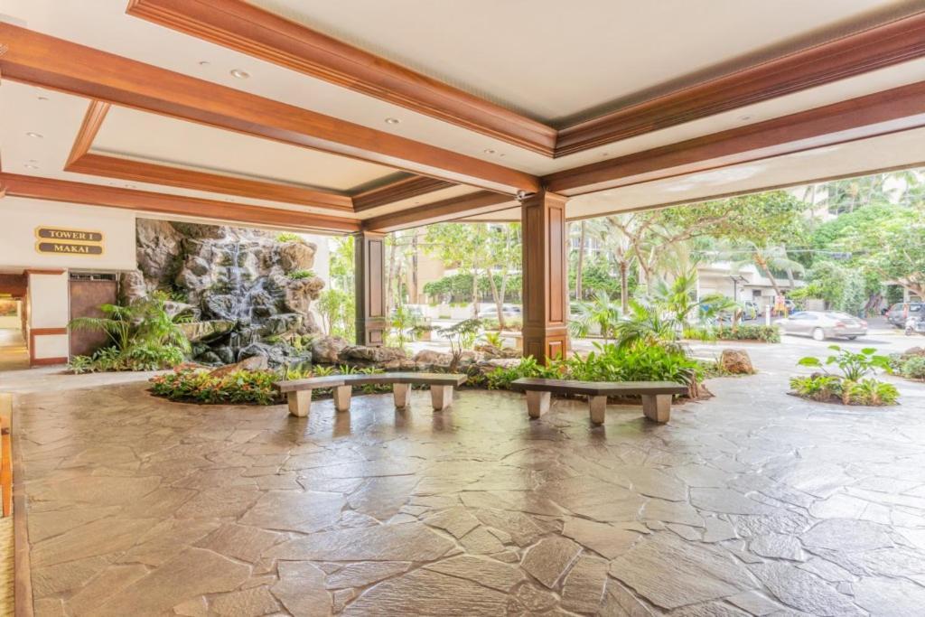 Waikiki Banyan W-Ocean Views With Free Parking! Honolulu Exterior foto