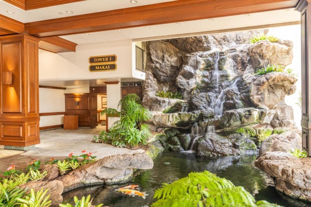 Waikiki Banyan W-Ocean Views With Free Parking! Honolulu Exterior foto