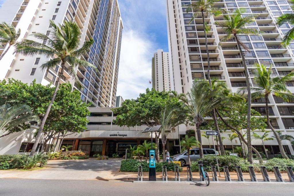 Waikiki Banyan W-Ocean Views With Free Parking! Honolulu Exterior foto